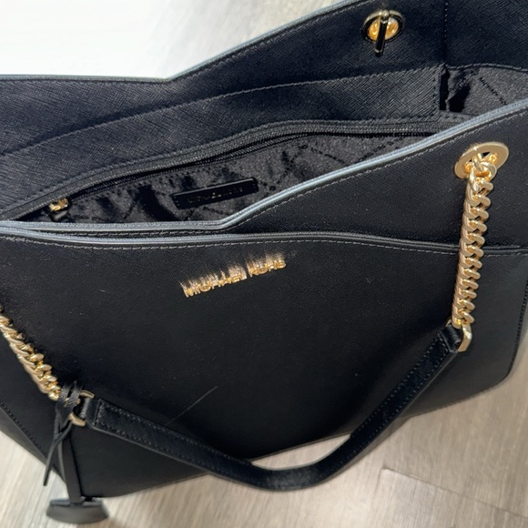 Michael Kors Tote Bag - Picture 5 of 5